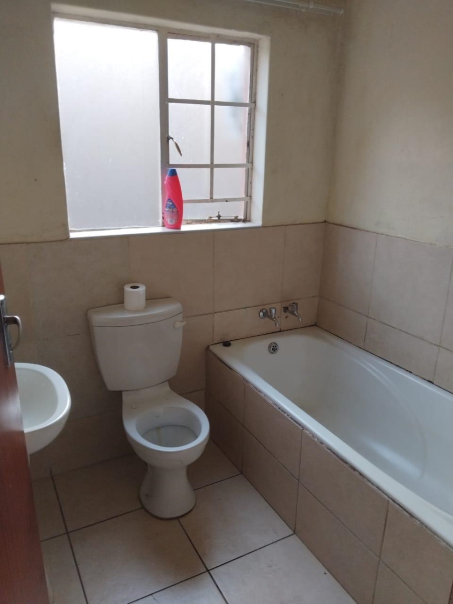 2 Bedroom Property for Sale in Rustenburg Central North West